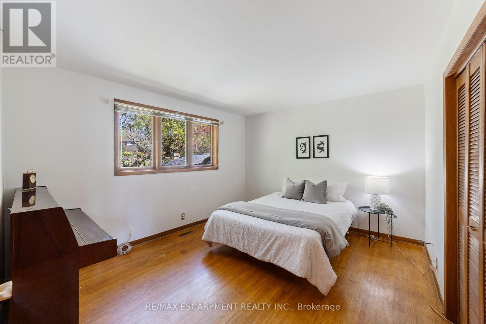 1411 Beaufort Drive, Burlington, Ontario  L7P 4V8 - Photo 21 - W12435453