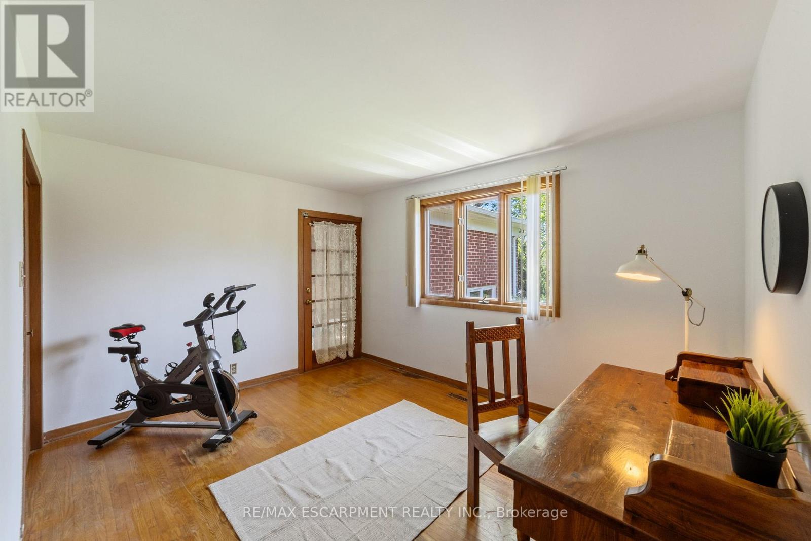 1411 Beaufort Drive, Burlington, Ontario  L7P 4V8 - Photo 23 - W12435453
