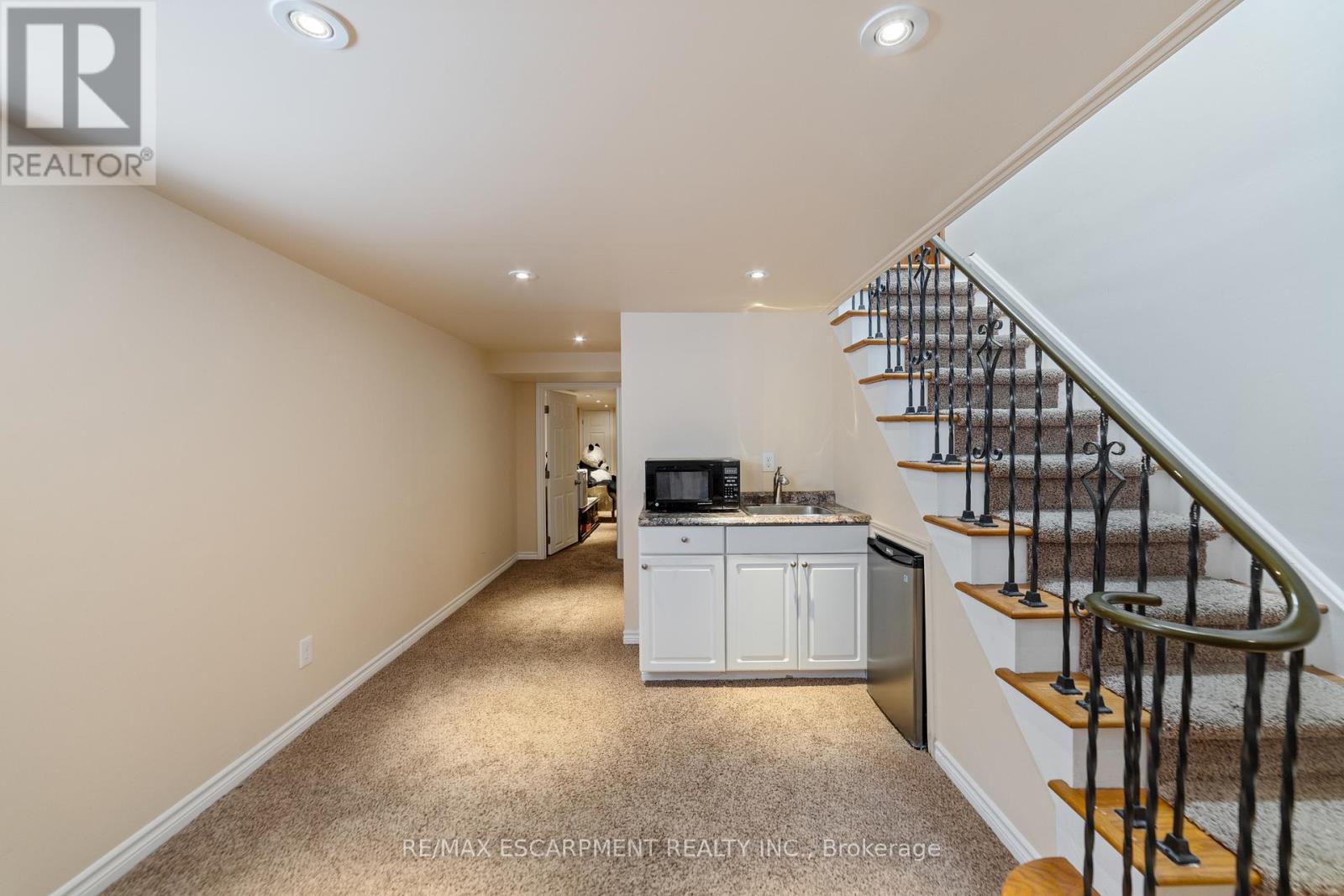 1411 Beaufort Drive, Burlington, Ontario  L7P 4V8 - Photo 25 - W12435453