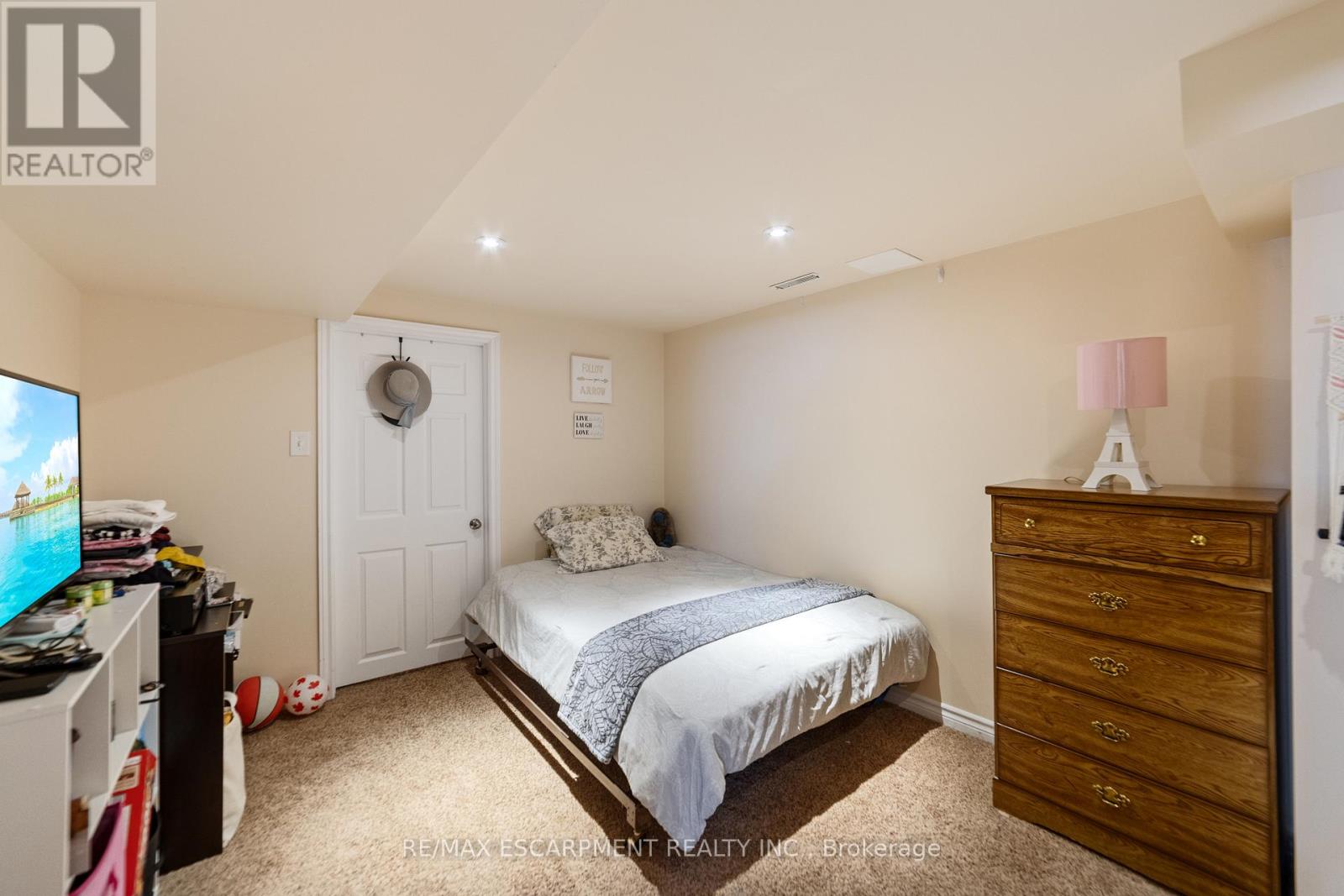 1411 Beaufort Drive, Burlington, Ontario  L7P 4V8 - Photo 27 - W12435453