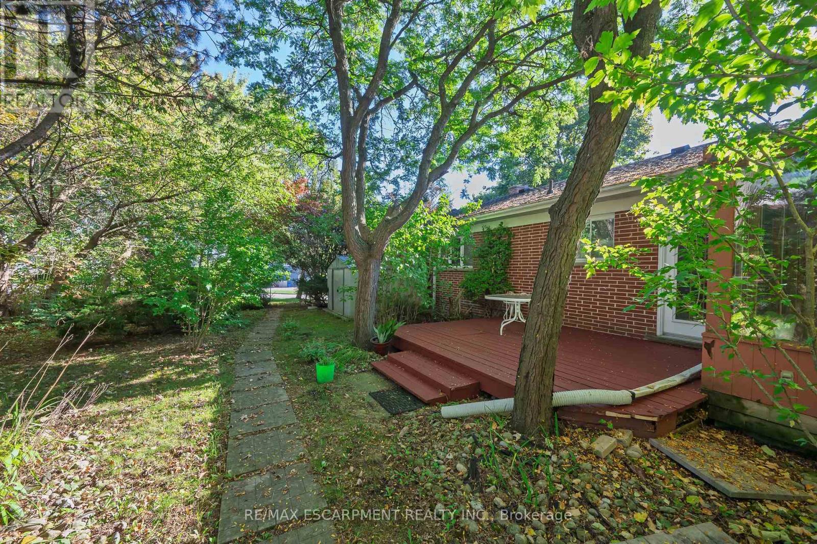 1411 Beaufort Drive, Burlington, Ontario  L7P 4V8 - Photo 35 - W12435453