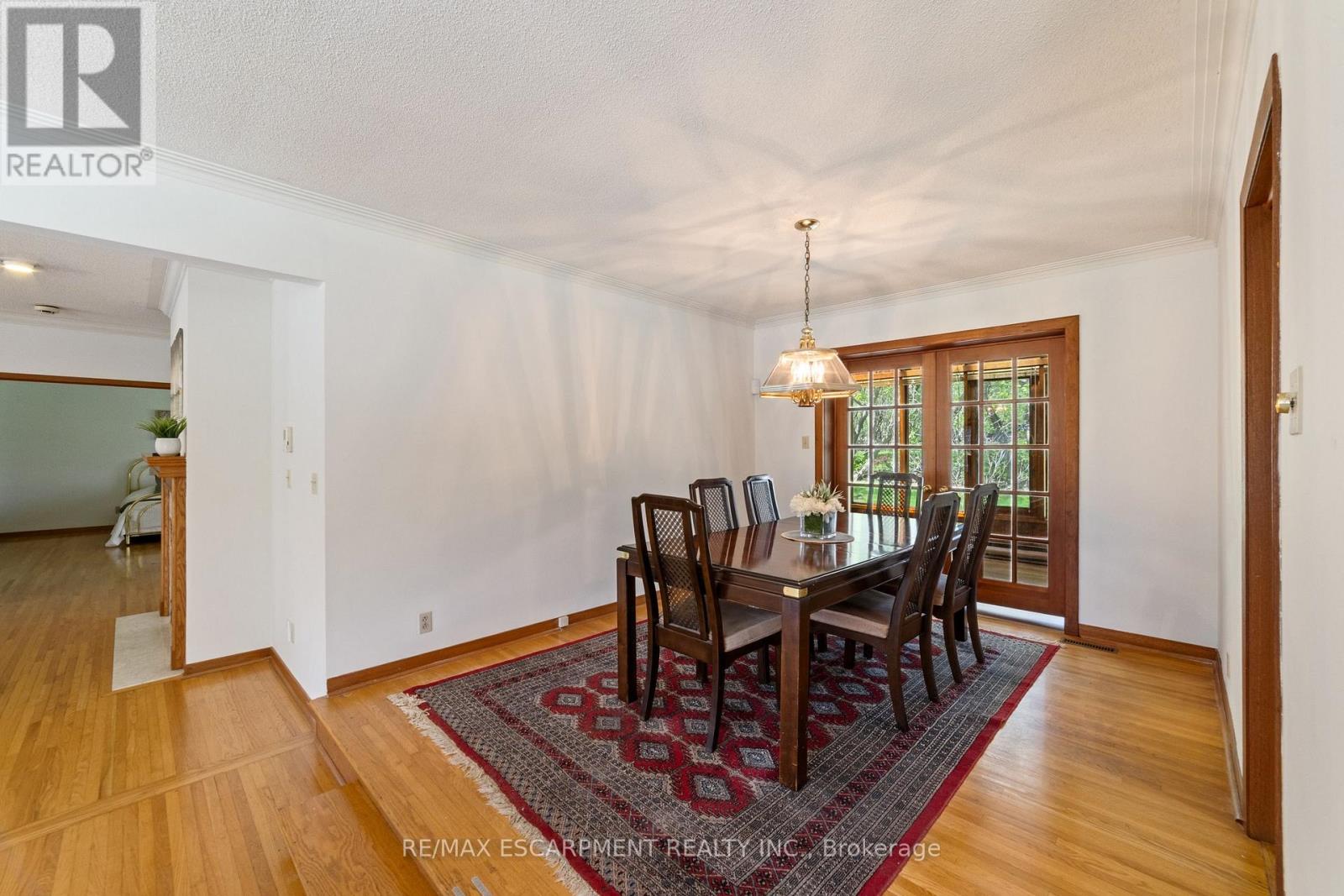 1411 Beaufort Drive, Burlington, Ontario  L7P 4V8 - Photo 7 - W12435453