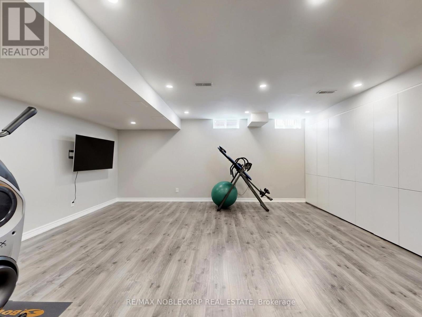593 Settlers Road W, Oakville, Ontario  L6M 4K6 - Photo 32 - W12435464