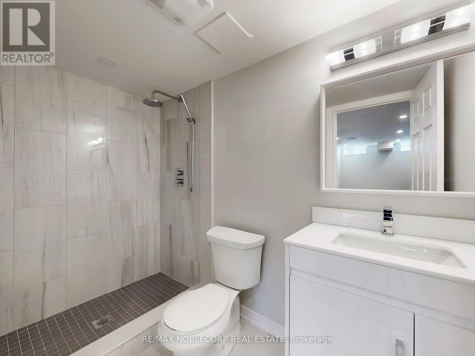 593 Settlers Road W, Oakville, Ontario  L6M 4K6 - Photo 33 - W12435464