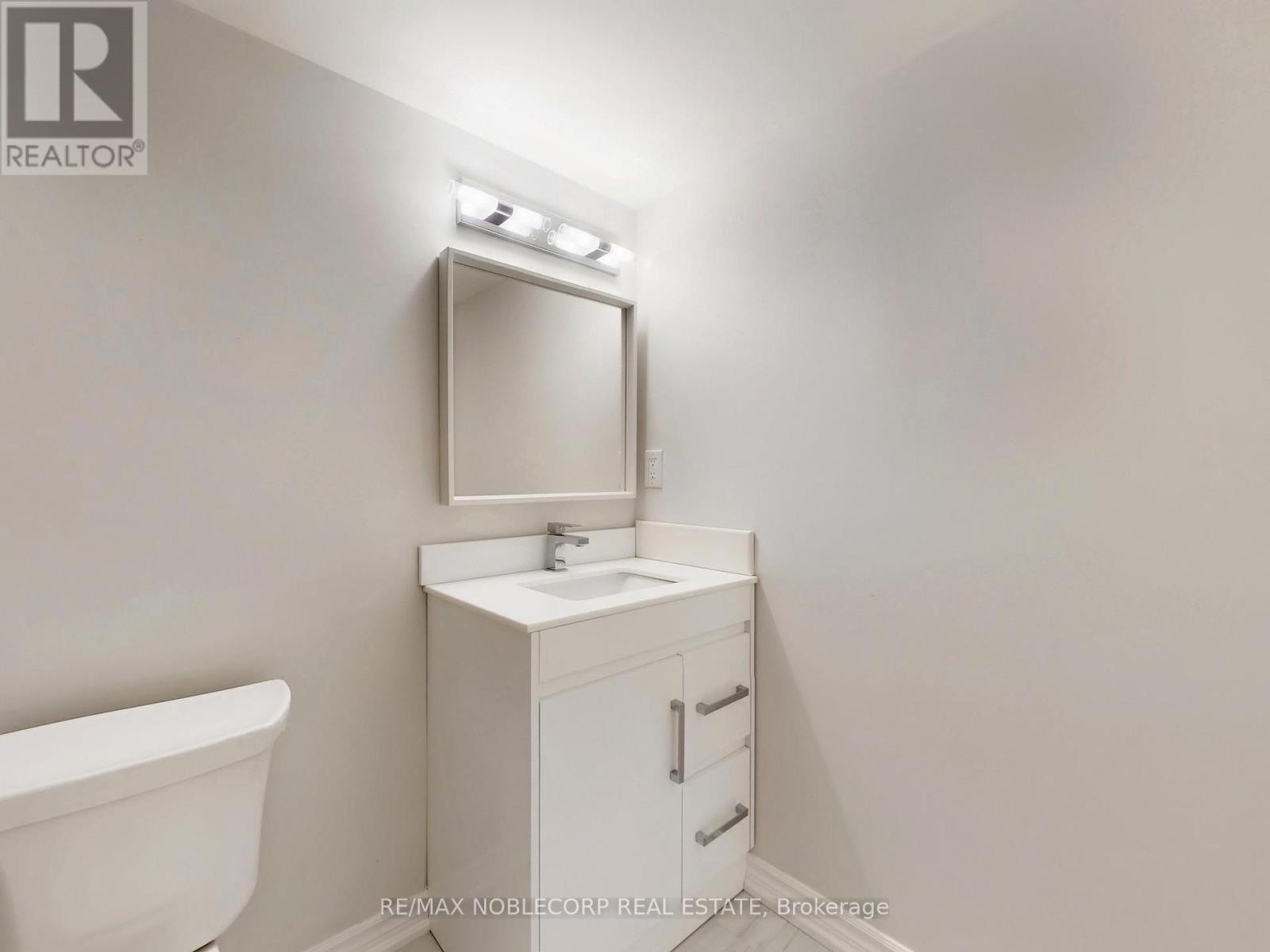 593 Settlers Road W, Oakville, Ontario  L6M 4K6 - Photo 34 - W12435464