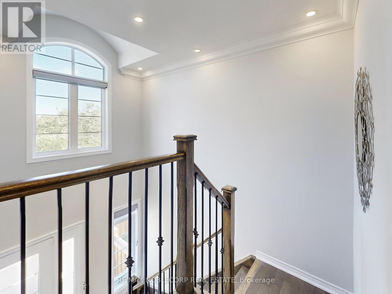 593 Settlers Road W, Oakville, Ontario  L6M 4K6 - Photo 4 - W12435464