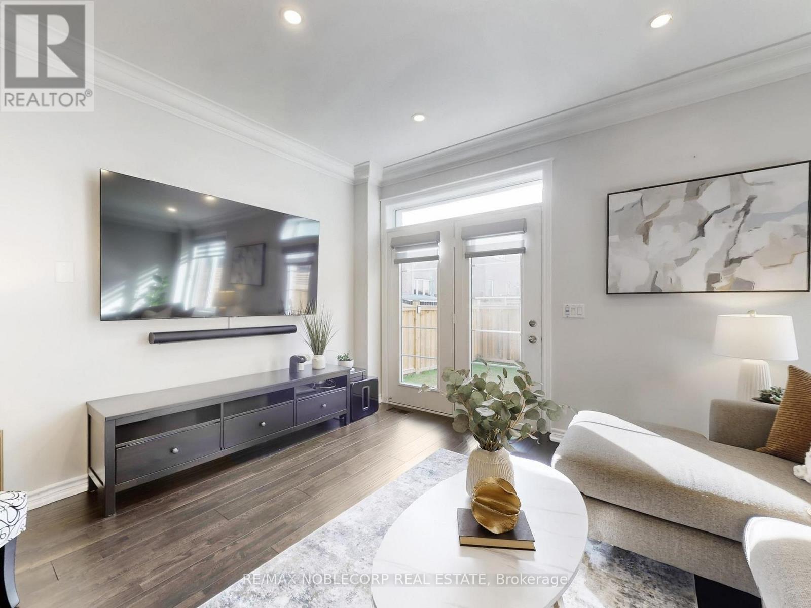 593 Settlers Road W, Oakville, Ontario  L6M 4K6 - Photo 6 - W12435464