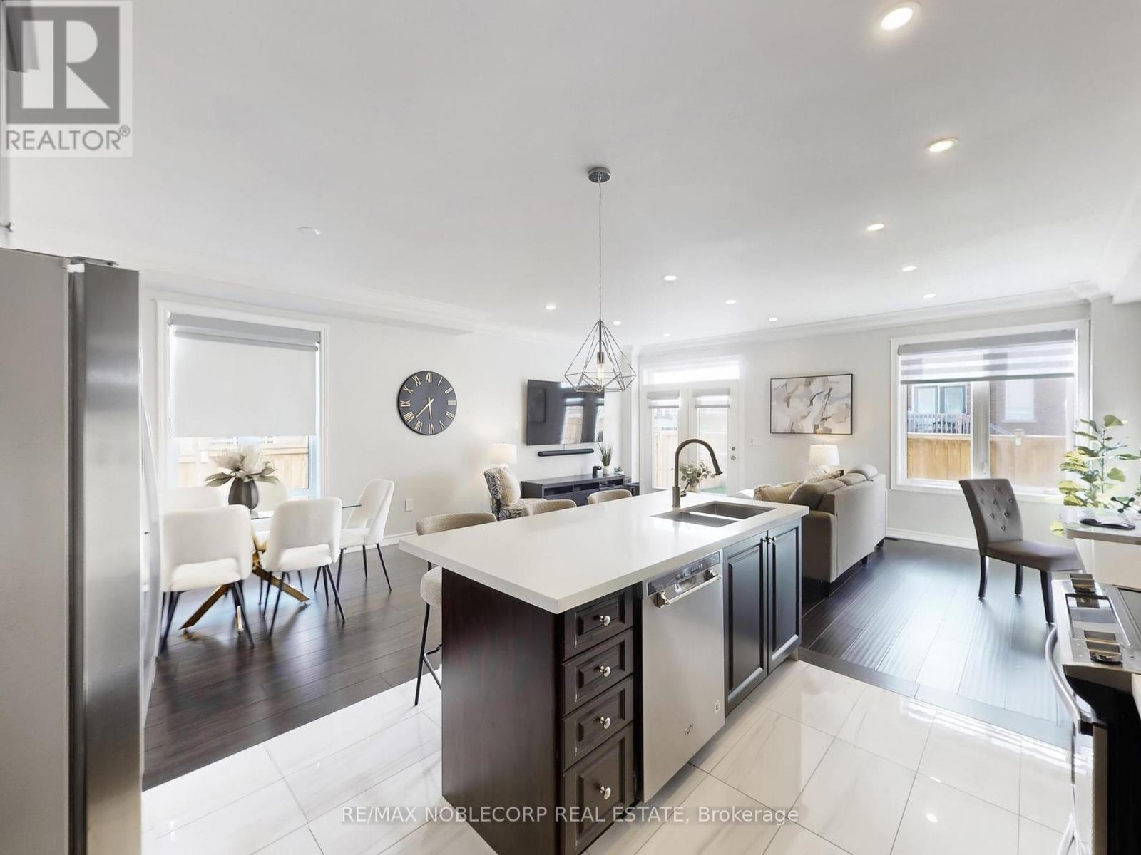 593 Settlers Road W, Oakville, Ontario  L6M 4K6 - Photo 8 - W12435464