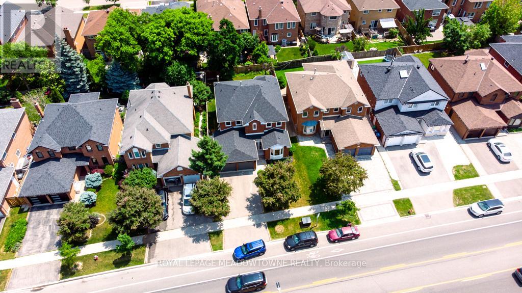 328 Bristol Road W, Mississauga, Ontario  L5R 2J7 - Photo 2 - W12435484