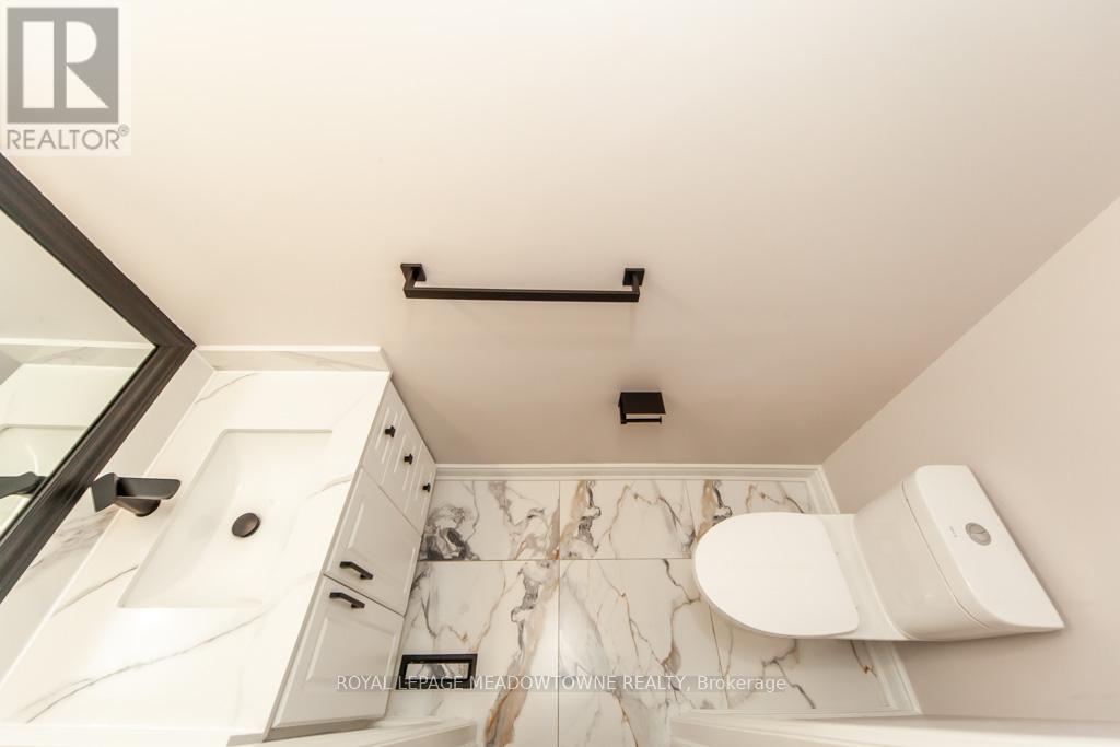 328 Bristol Road W, Mississauga, Ontario  L5R 2J7 - Photo 21 - W12435484