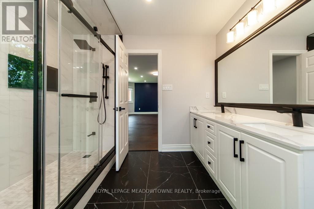 328 Bristol Road W, Mississauga, Ontario  L5R 2J7 - Photo 29 - W12435484