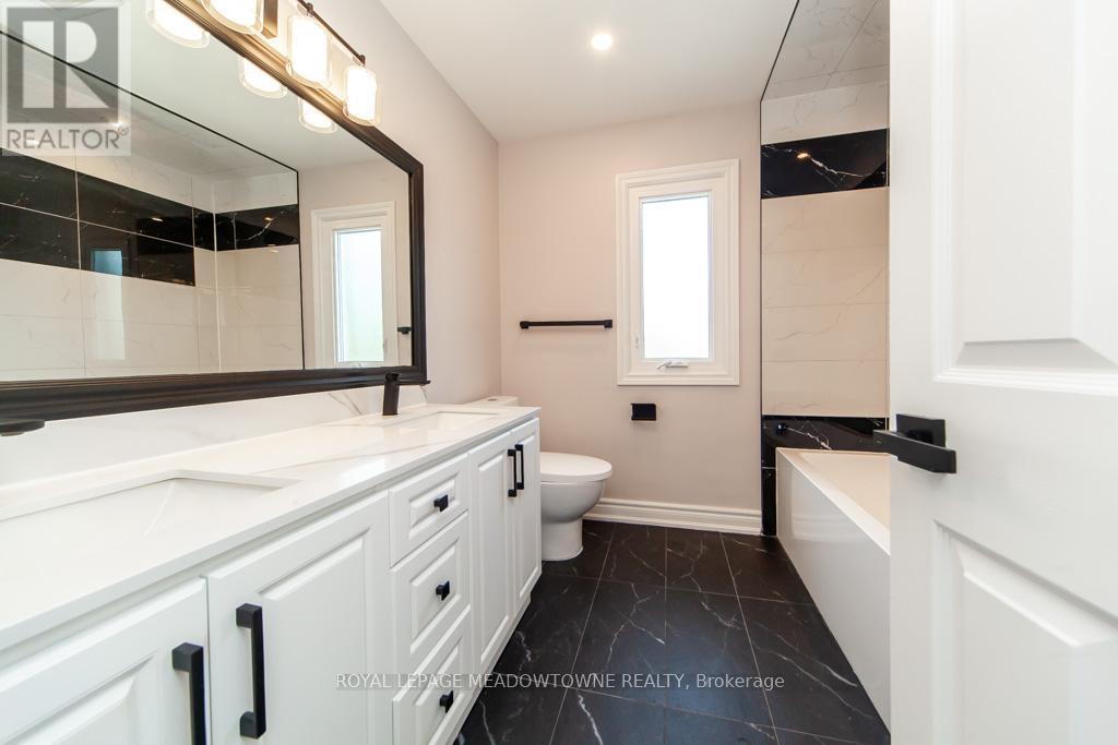 328 Bristol Road W, Mississauga, Ontario  L5R 2J7 - Photo 36 - W12435484