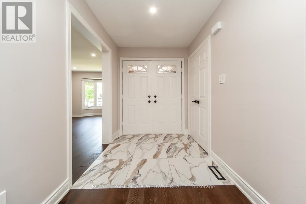 328 Bristol Road W, Mississauga, Ontario  L5R 2J7 - Photo 6 - W12435484