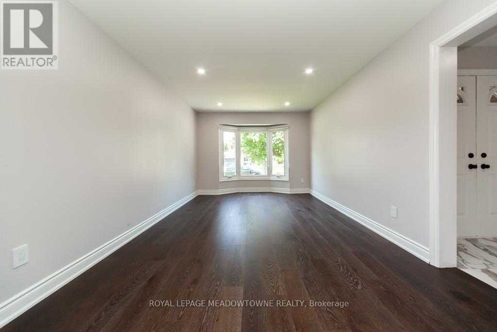 328 Bristol Road W, Mississauga, Ontario  L5R 2J7 - Photo 7 - W12435484