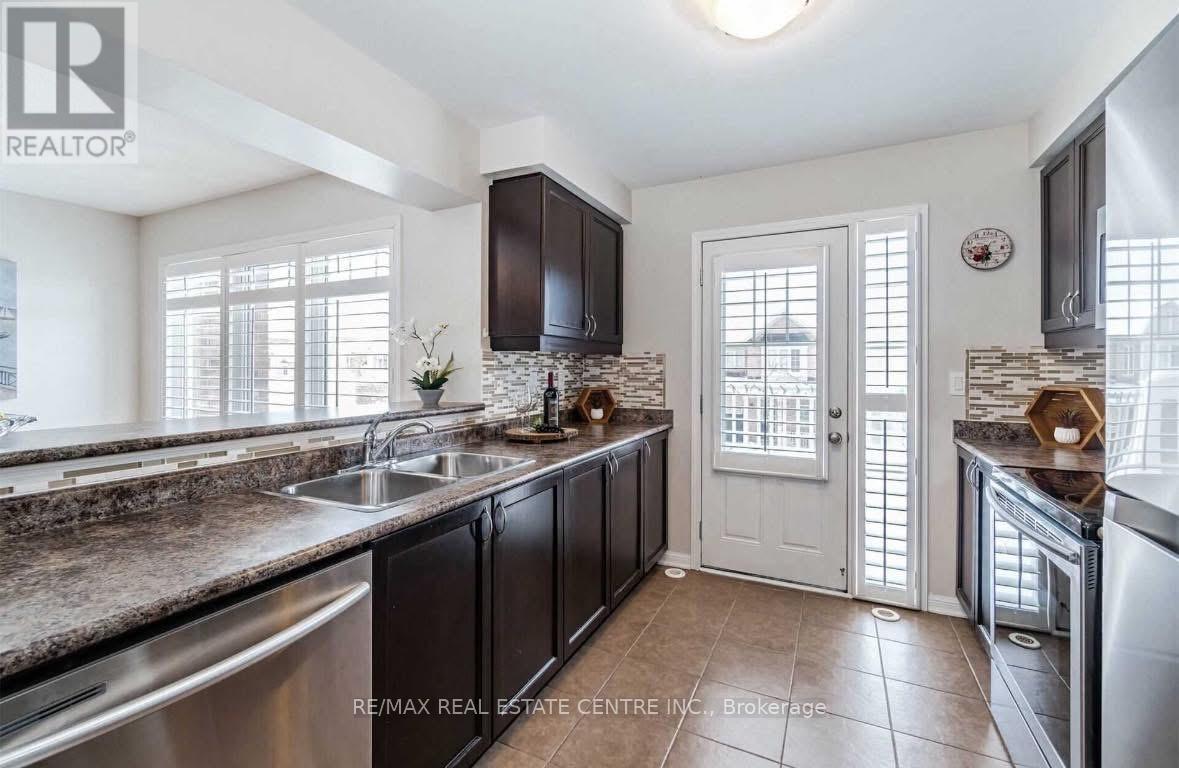 271 Woodley Crescent S, Milton, Ontario  L9T 8C4 - Photo 4 - W12435487