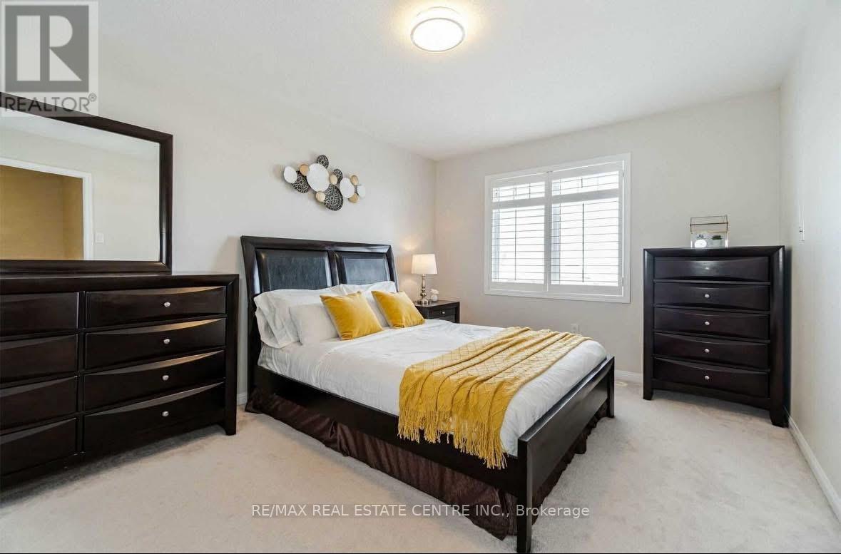 271 Woodley Crescent S, Milton, Ontario  L9T 8C4 - Photo 6 - W12435487