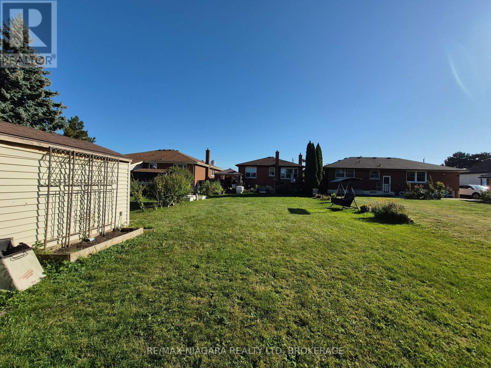 5711 Kitchener Street, Niagara Falls (Hospital), Ontario  L2G 1B9 - Photo 16 - X12435509