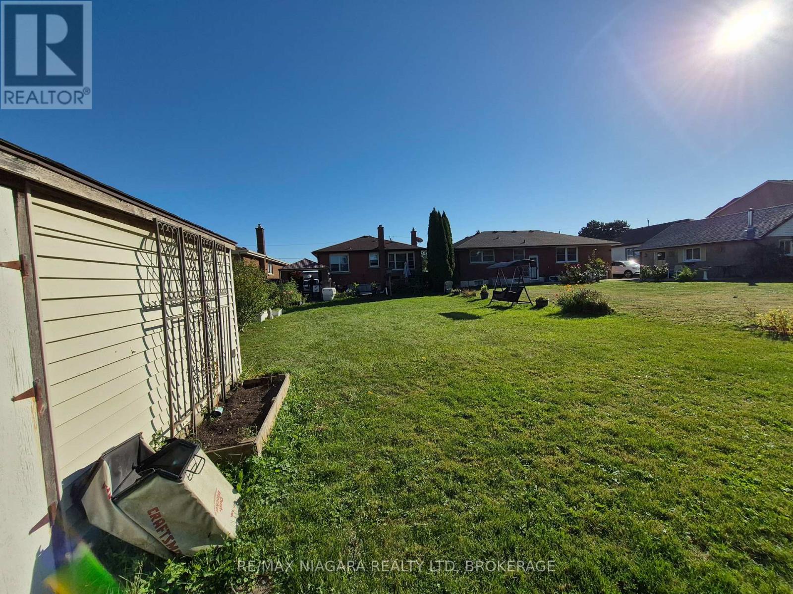 5711 Kitchener Street, Niagara Falls (Hospital), Ontario  L2G 1B9 - Photo 17 - X12435509
