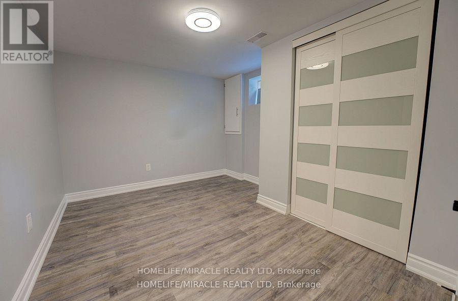 85 Silverstone Drive, Toronto, Ontario  M9V 3G4 - Photo 11 - W12261175
