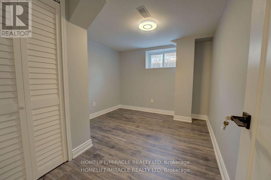 85 Silverstone Drive, Toronto, Ontario  M9V 3G4 - Photo 10 - W12261175