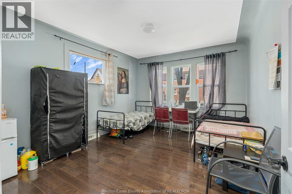 807 Campbell Avenue, Windsor, Ontario N9B 2H8 - Photo 10 - 25024855