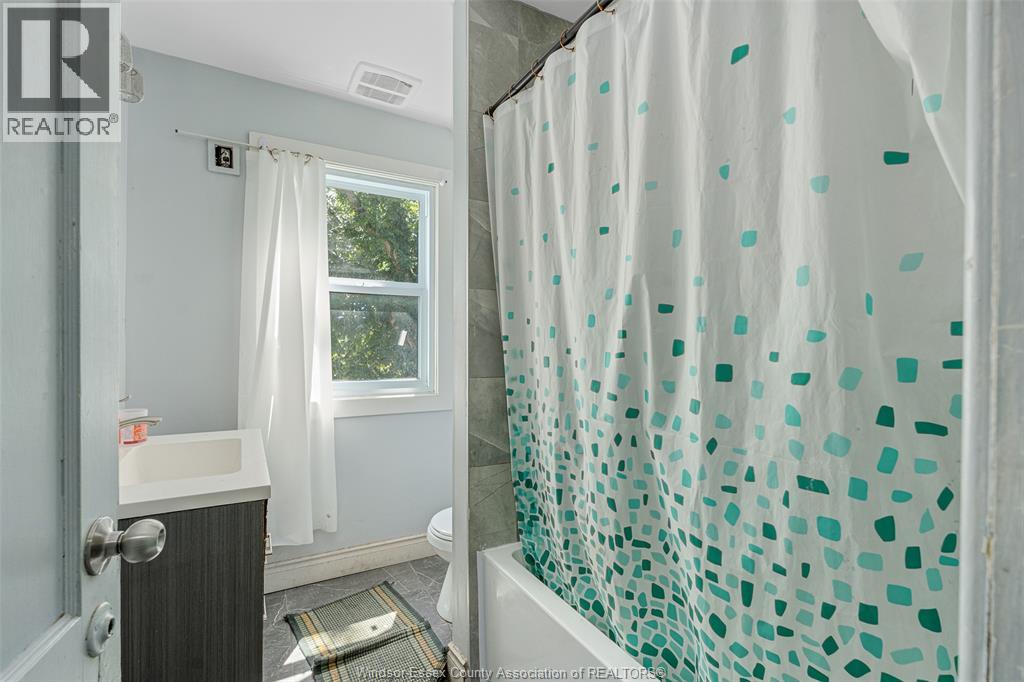 807 Campbell Avenue, Windsor, Ontario N9B 2H8 - Photo 12 - 25024855