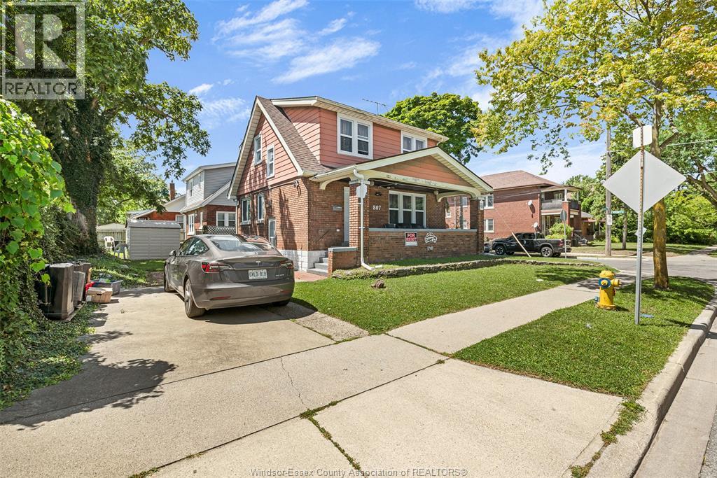 807 Campbell Avenue, Windsor, Ontario N9B 2H8 - Photo 2 - 25024855