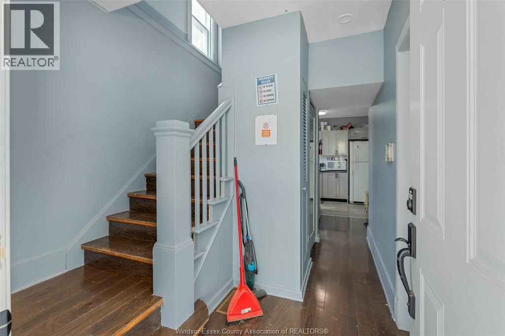 807 Campbell Avenue, Windsor, Ontario N9B 2H8 - Photo 4 - 25024855