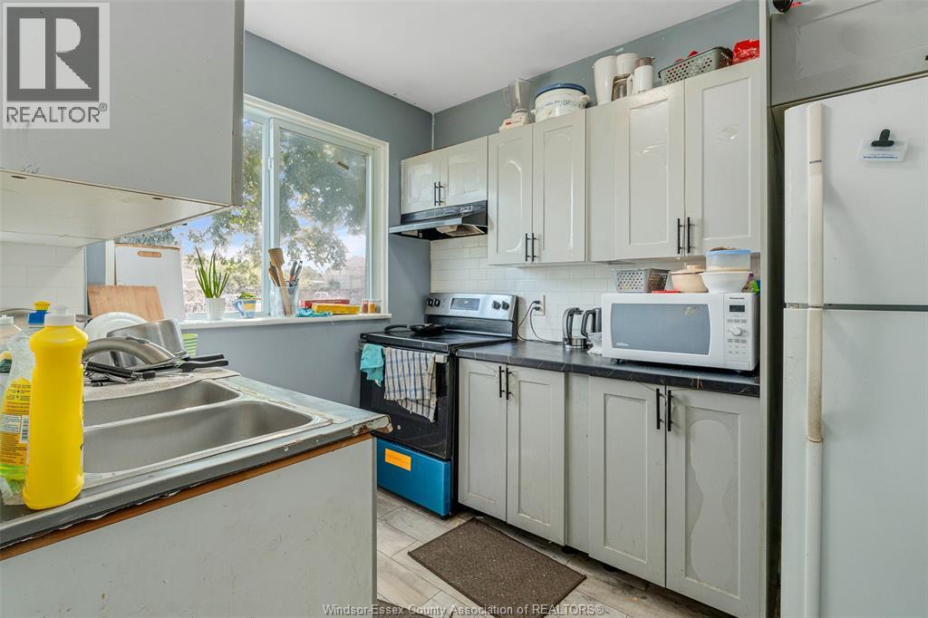 807 Campbell Avenue, Windsor, Ontario N9B 2H8 - Photo 6 - 25024855