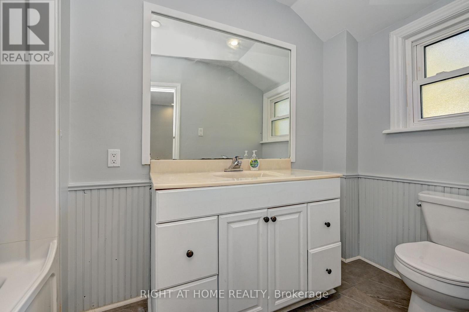 10 Monroe Street N, Cambridge, Ontario  N1R 2C5 - Photo 29 - X12435463