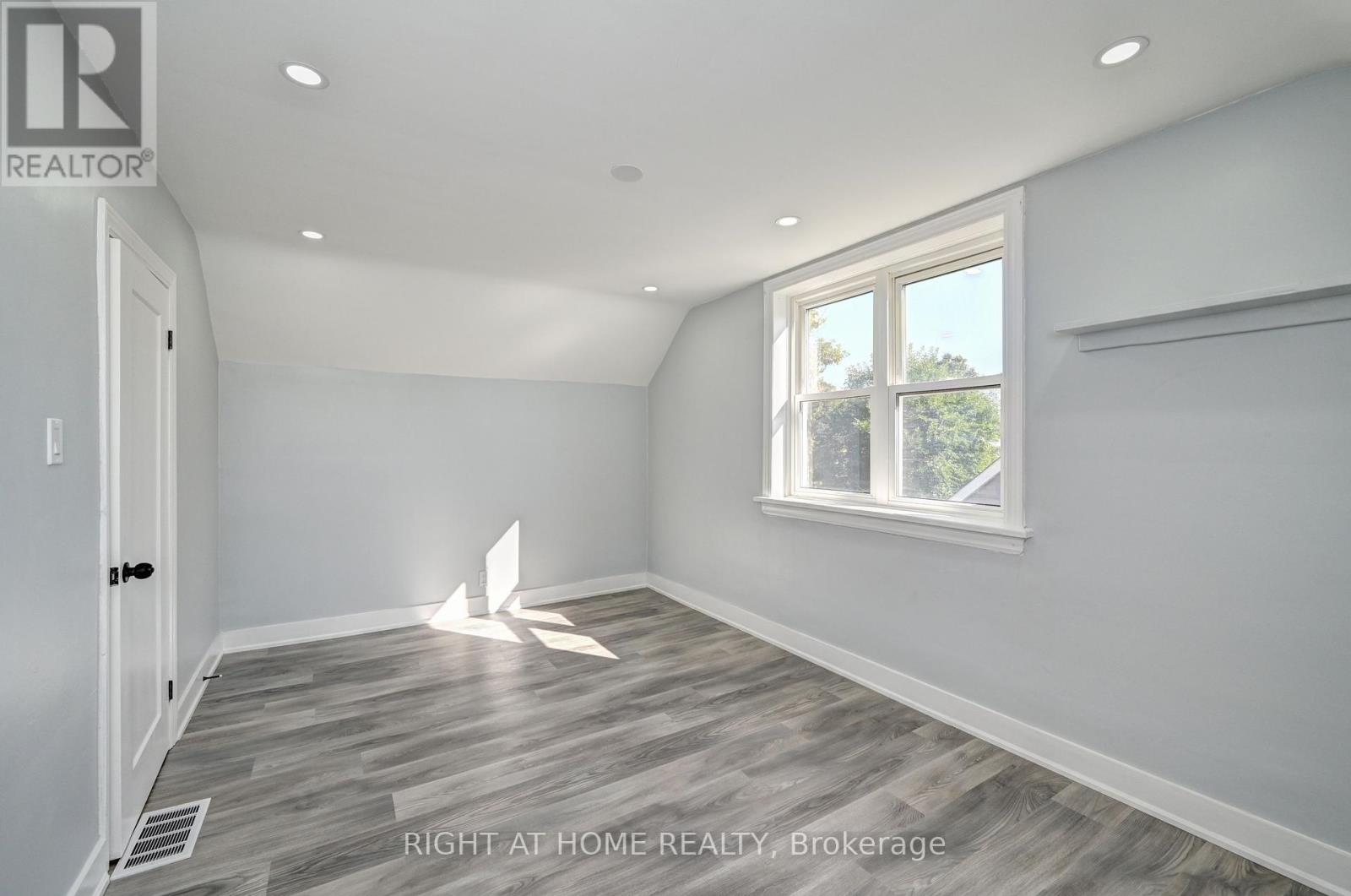 10 Monroe Street N, Cambridge, Ontario  N1R 2C5 - Photo 32 - X12435463