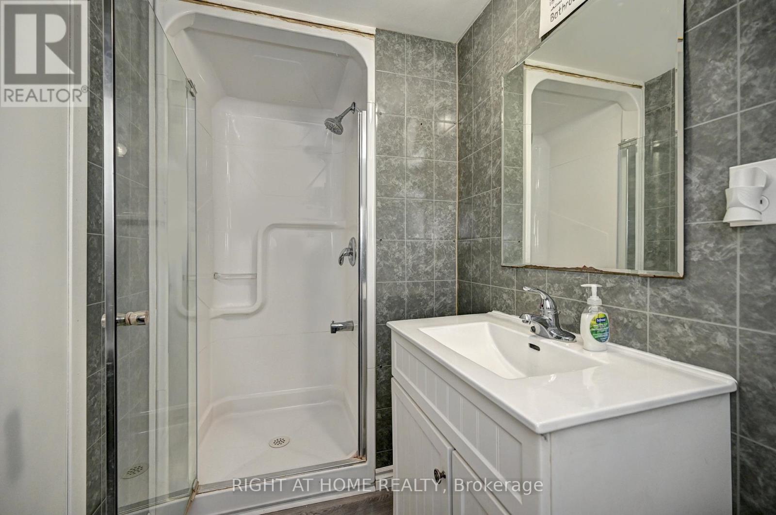 10 Monroe Street N, Cambridge, Ontario  N1R 2C5 - Photo 37 - X12435463