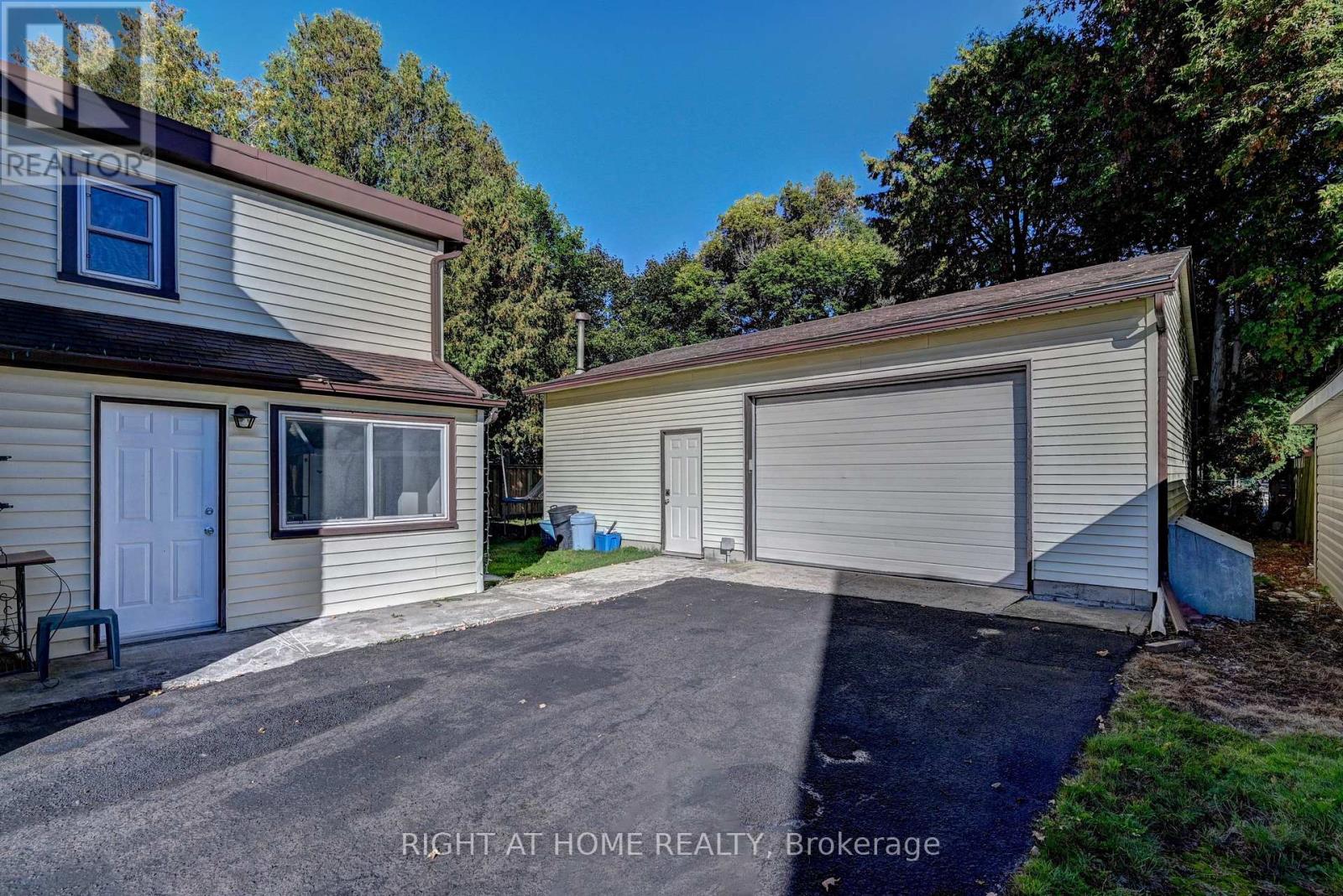 10 Monroe Street N, Cambridge, Ontario  N1R 2C5 - Photo 5 - X12435463
