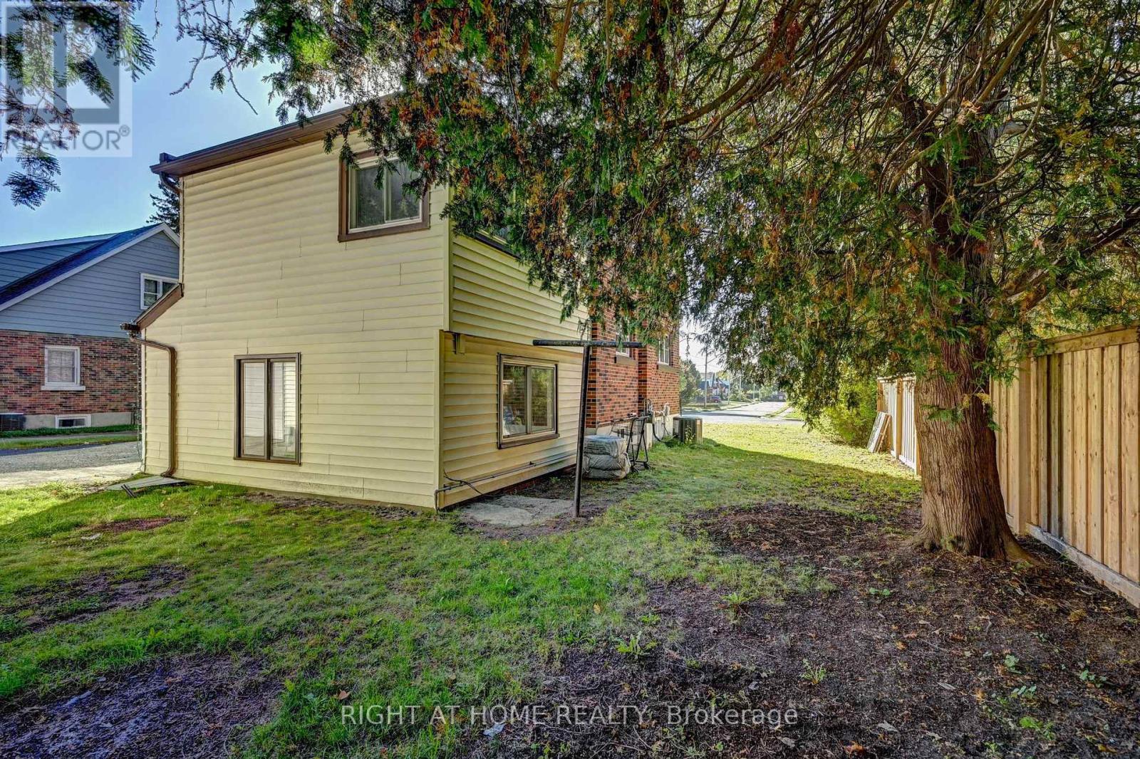 10 Monroe Street N, Cambridge, Ontario  N1R 2C5 - Photo 6 - X12435463