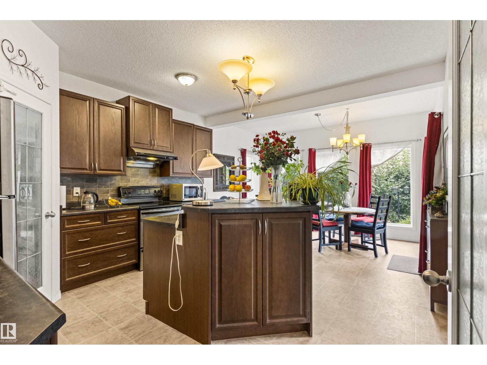 6914 Strom Ln Nw Nw, Edmonton, Alberta  T6R 0G3 - Photo 15 - E4456585