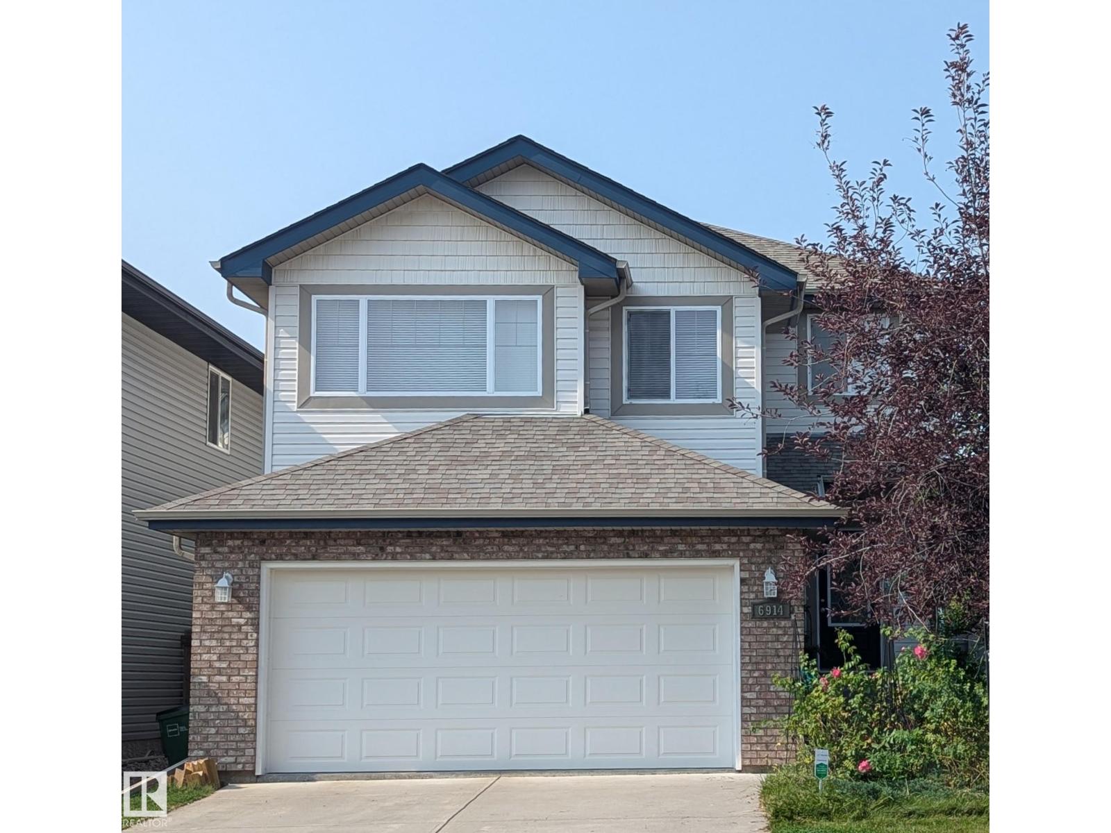 6914 Strom LN NW NW, Edmonton, Alberta