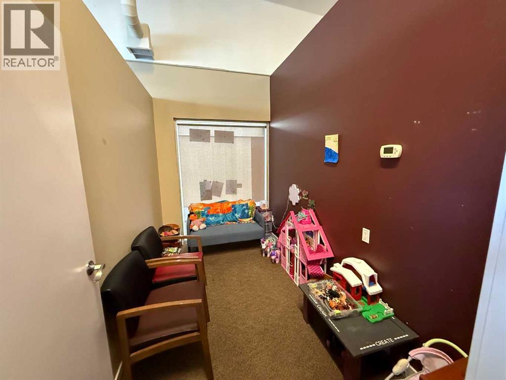 101, 44 Gateway Drive Ne, Airdrie, Alberta  T4B 0J6 - Photo 22 - A2256405