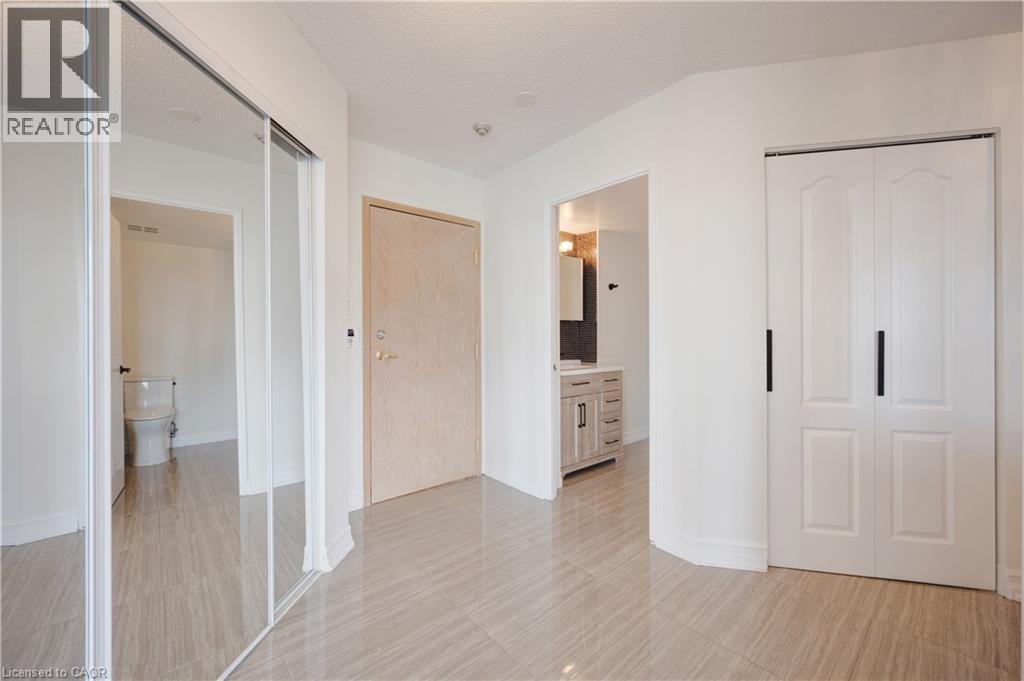 55 Elm Drive W Unit# 2204, Mississauga, Ontario  L5B 3Z3 - Photo 3 - 40774394