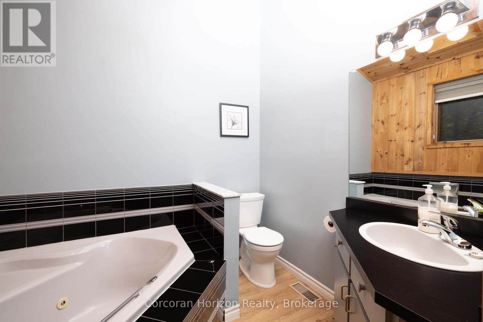 42 Todholm Drive, Muskoka Lakes (Medora), Ontario  P0B 1J0 - Photo 19 - X12433171