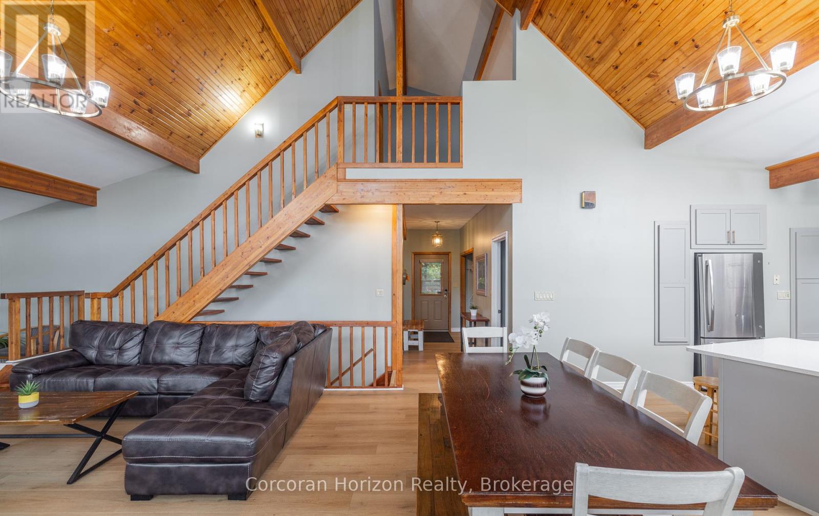 42 Todholm Drive, Muskoka Lakes (Medora), Ontario  P0B 1J0 - Photo 12 - X12433171