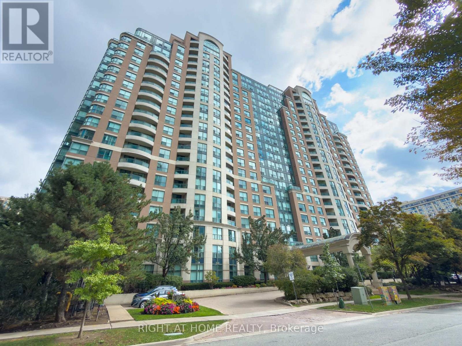 801 - 23 LORRAINE DRIVE, Toronto, Ontario
