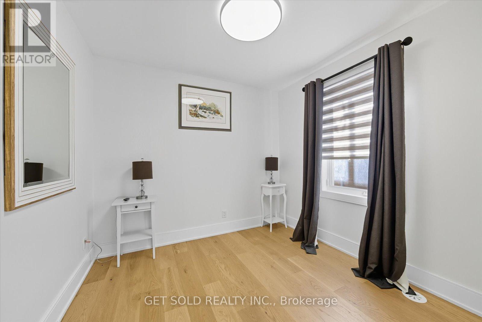 74 St Hubert Avenue, Toronto, Ontario  M4J 3Z3 - Photo 12 - E12295433