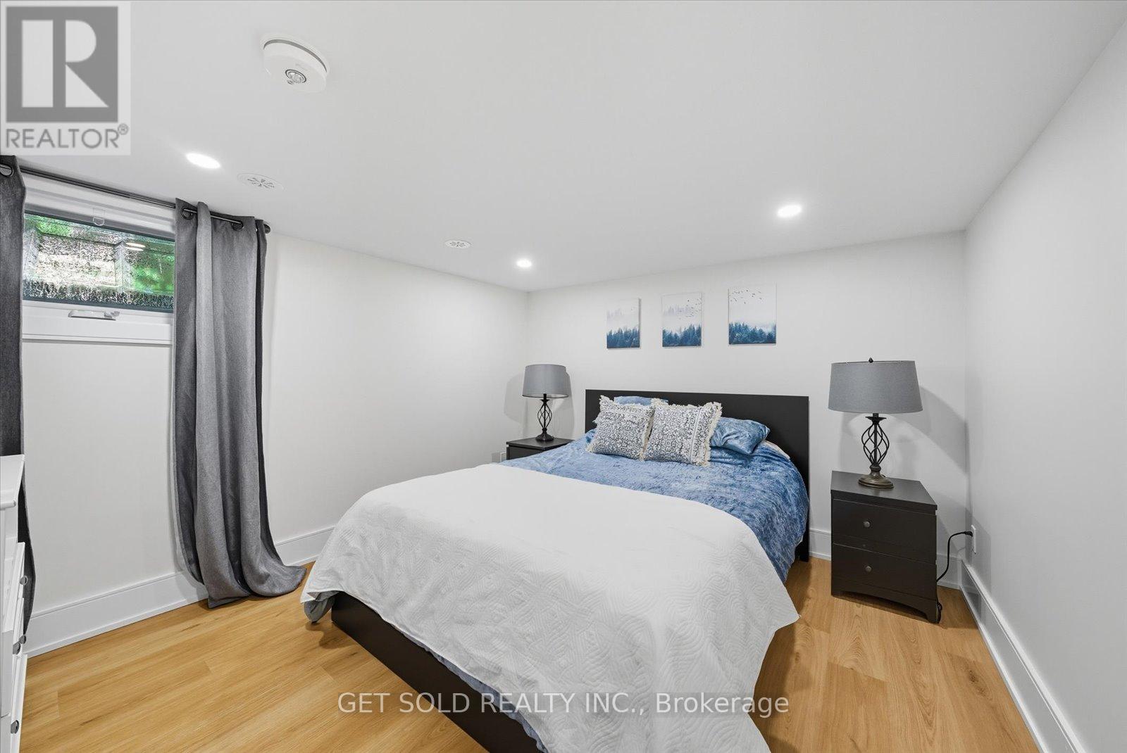 74 St Hubert Avenue, Toronto, Ontario  M4J 3Z3 - Photo 21 - E12295433