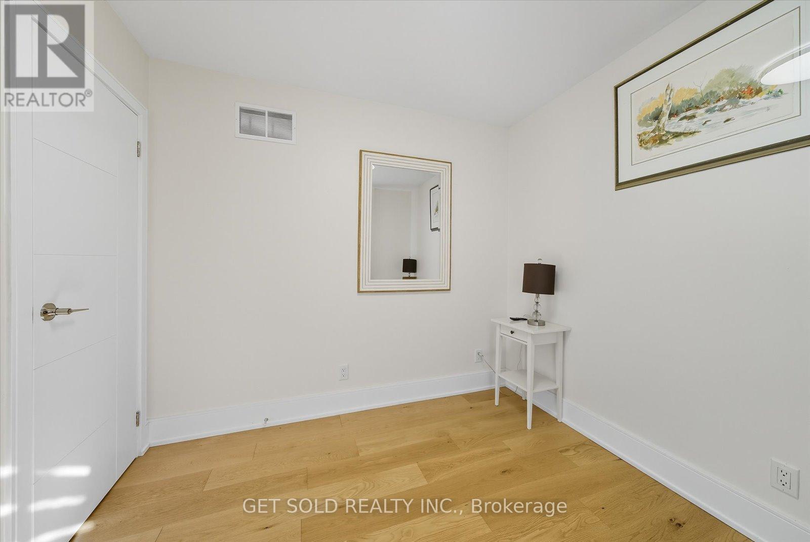 74 St Hubert Avenue, Toronto, Ontario  M4J 3Z3 - Photo 13 - E12295433