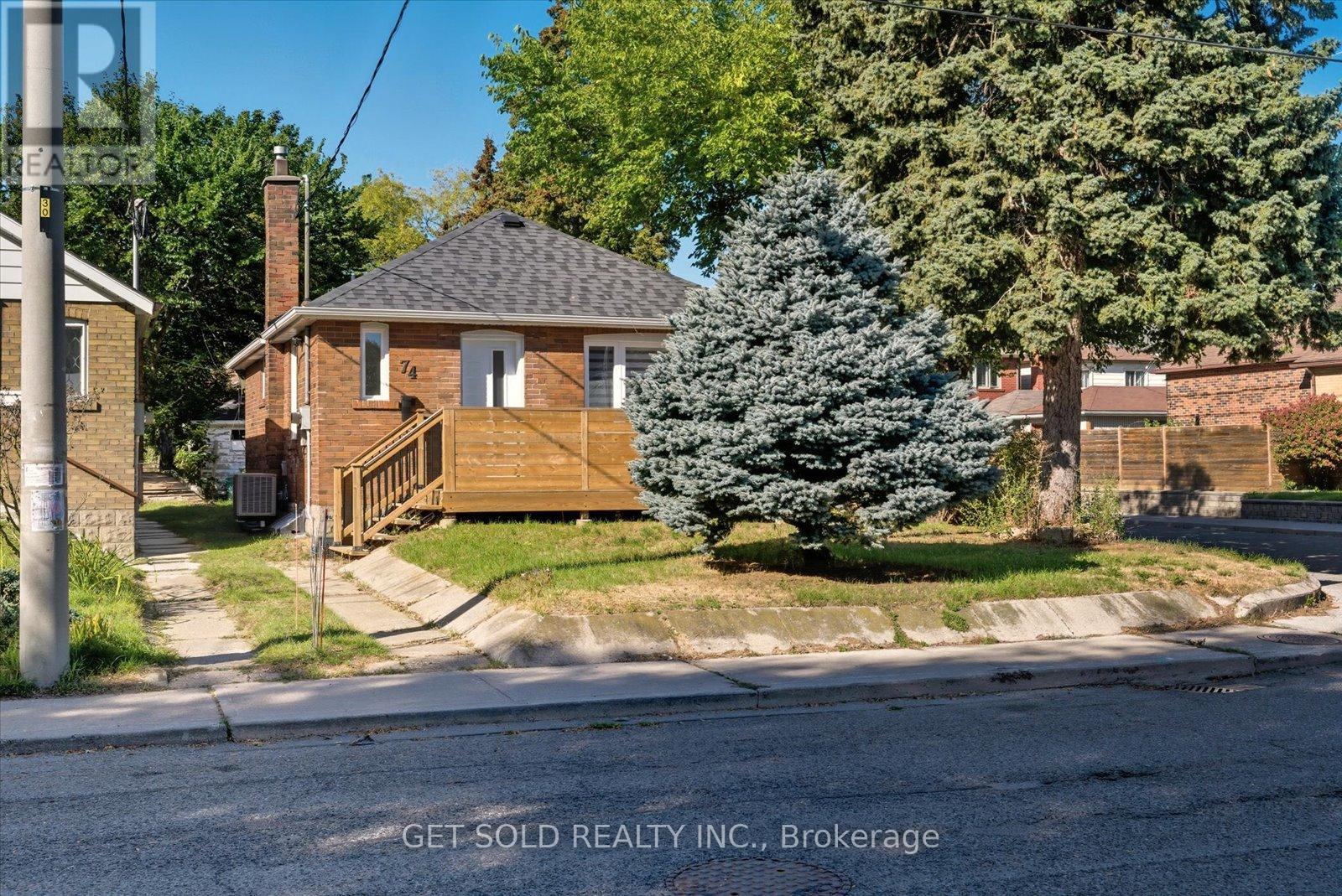 74 St Hubert Avenue, Toronto, Ontario  M4J 3Z3 - Photo 2 - E12295433