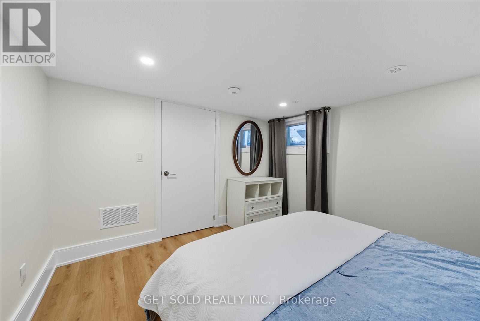 74 St Hubert Avenue, Toronto, Ontario  M4J 3Z3 - Photo 22 - E12295433