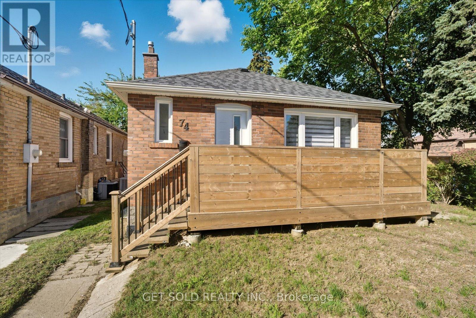 74 St Hubert Avenue, Toronto, Ontario  M4J 3Z3 - Photo 3 - E12295433