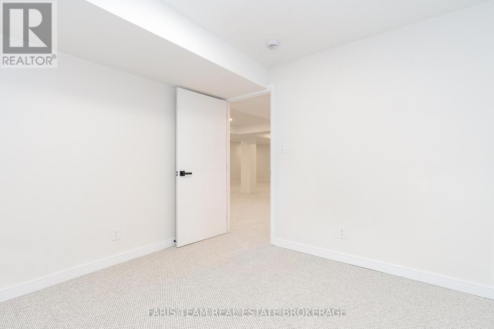233 Wessenger Drive, Barrie, Ontario  L4N 8R4 - Photo 33 - S12435494
