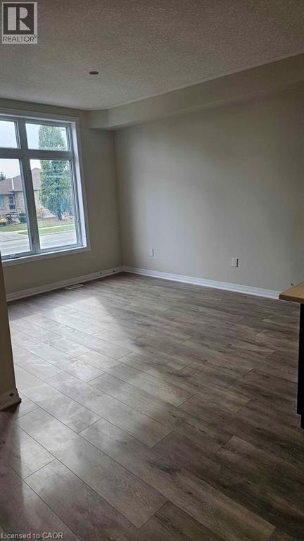 25 Isherwood Avenue Unit# J137, Cambridge, Ontario  N1R 3H5 - Photo 4 - 40775117