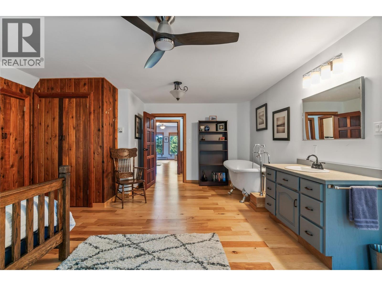 4878 Leopold Road, Celista, British Columbia  V0E 1M6 - Photo 19 - 10363420